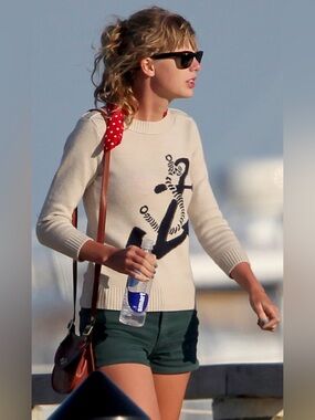 Joe’s Jeans Denim Shorts ASO Taylor Swift - Woman’s size 27
